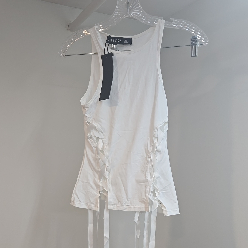 Lioness White Sleeveless Fitted Tank Top with Tie Front